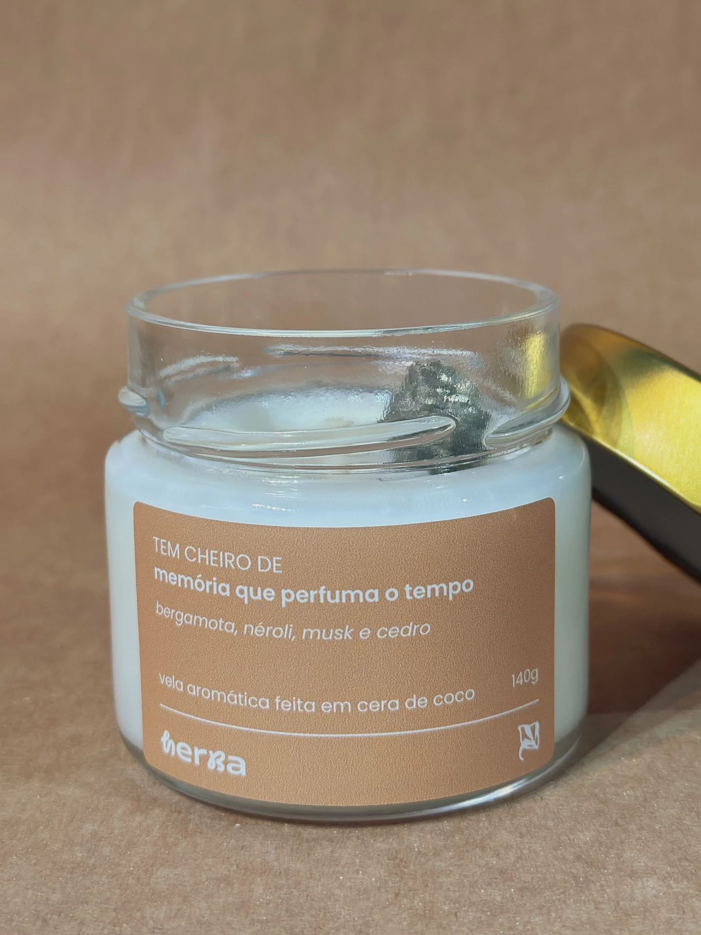 Vela aromática "tem cheiro de memória que perfuma o tempo" - 140g